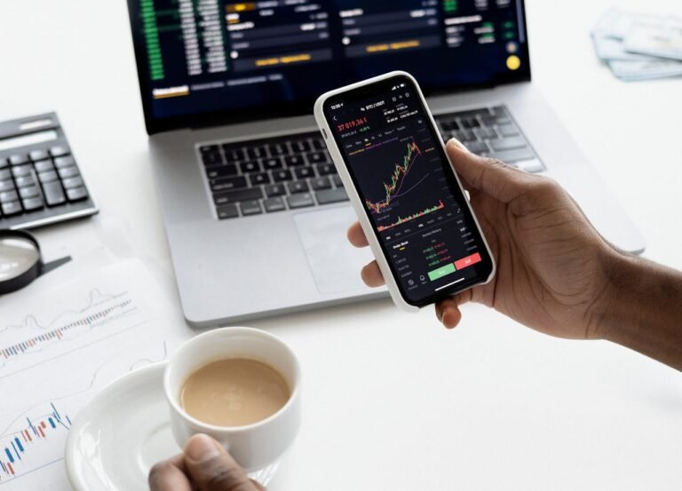 Trading en Tiempos de Crisis: Cómo Adaptarse a Mercados Volátiles y Sacar Provecho